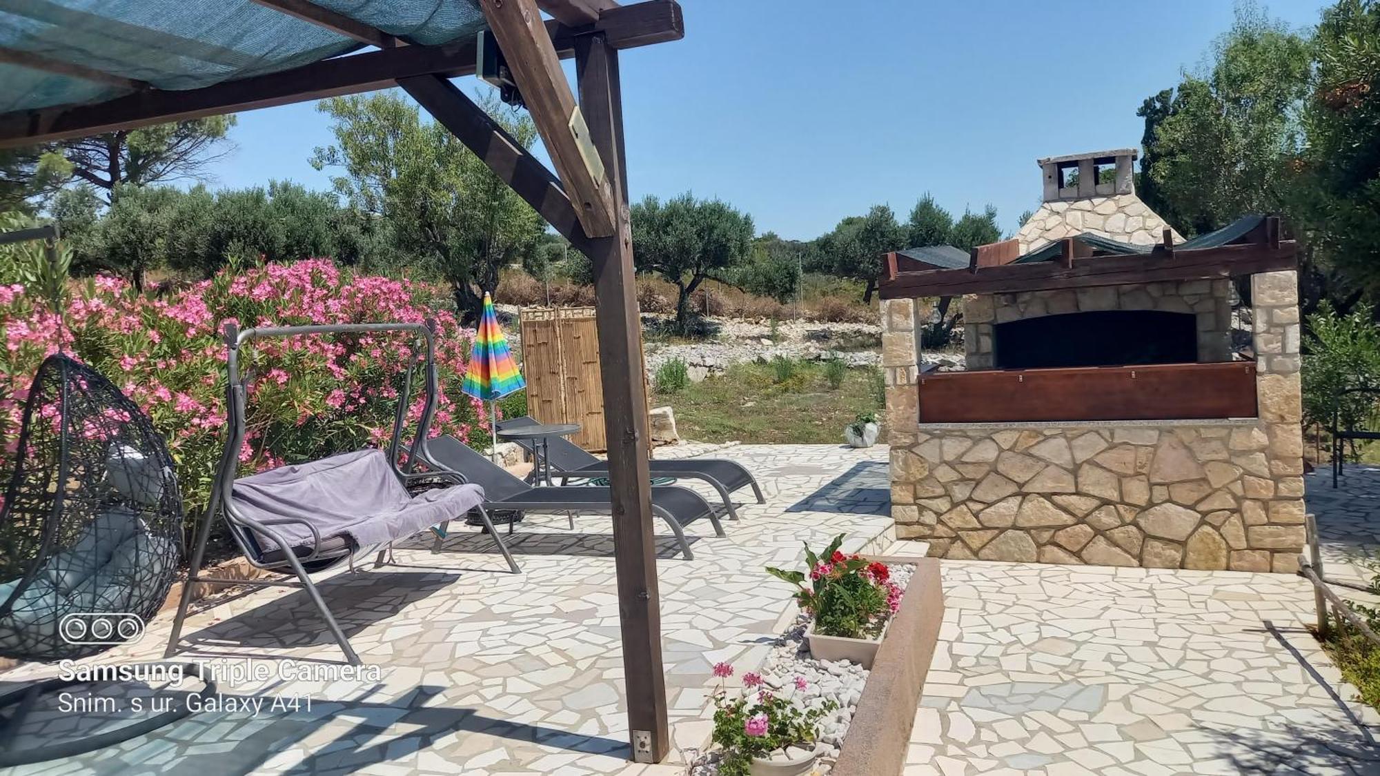 Eco Secluded Apartments Zabodarski Cunski Exterior photo